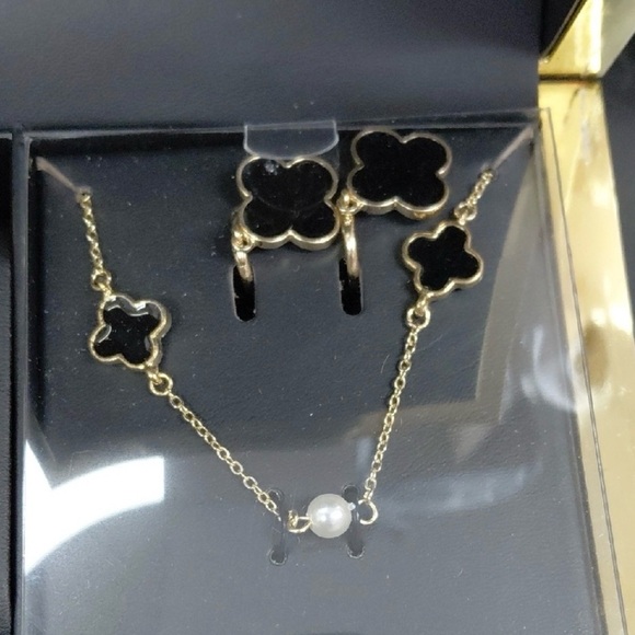 Bebe Gold and Black Women's Watch and Jewelry Set-NIB - Picture 4 of 6